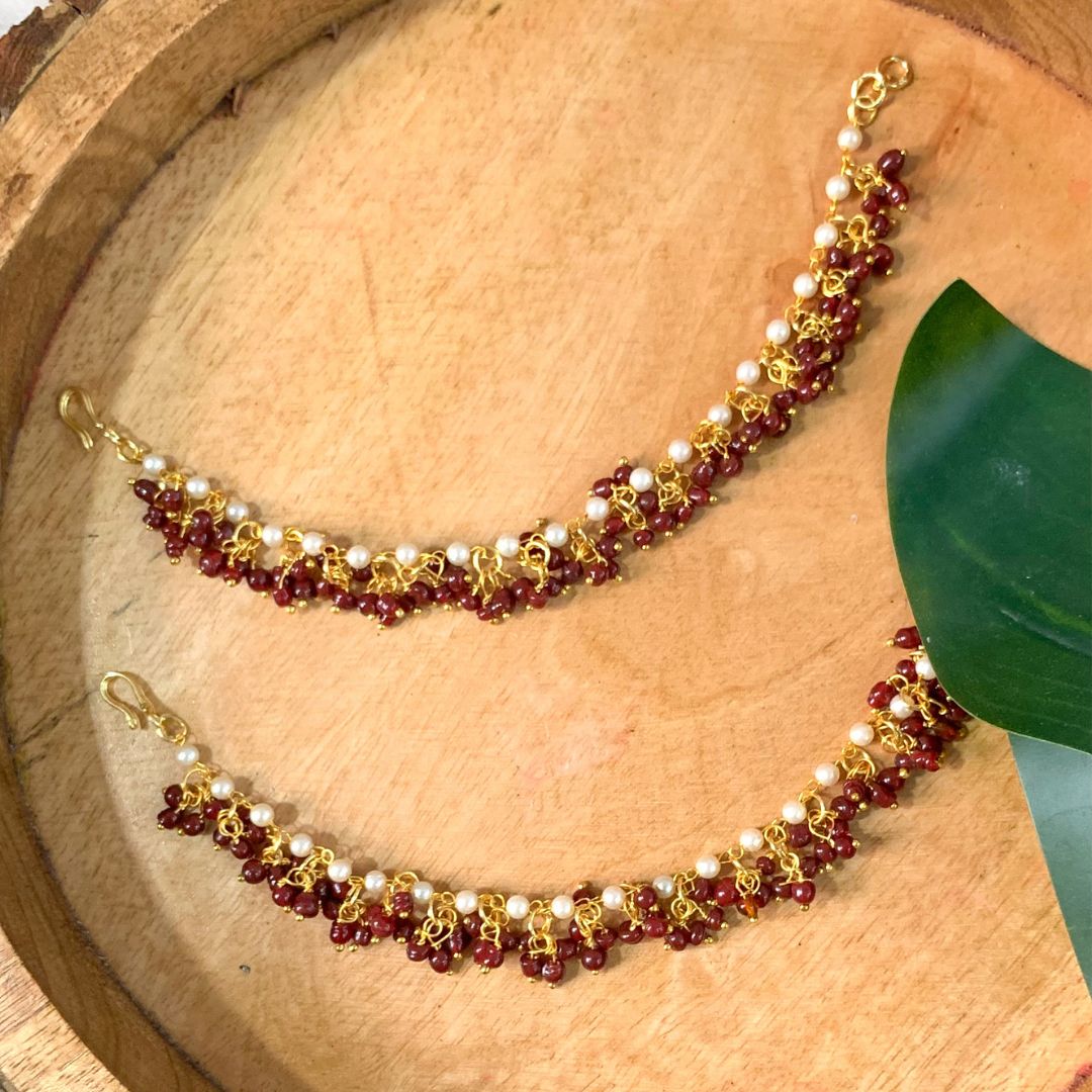 Sabisaachi Maroon Single Line Earchain