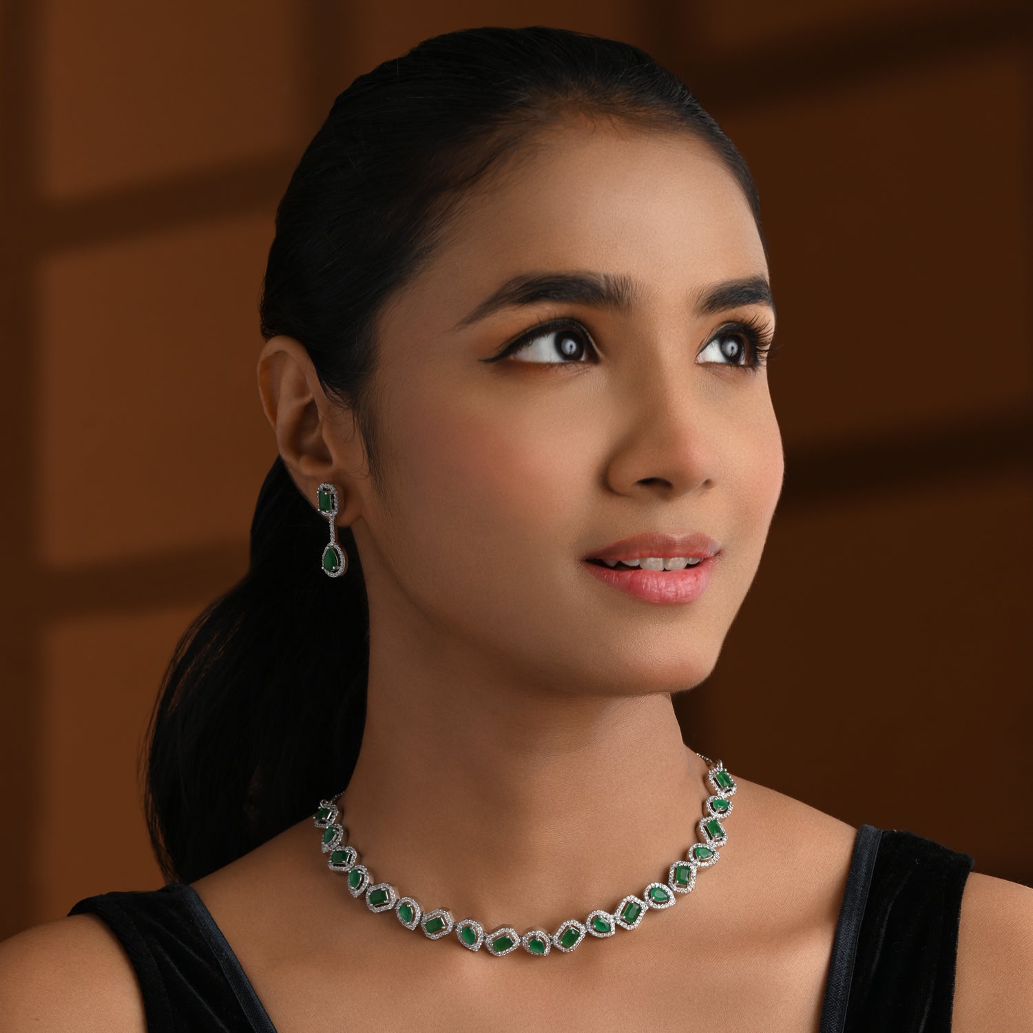 Aaesha - Silver Green Necklace Set