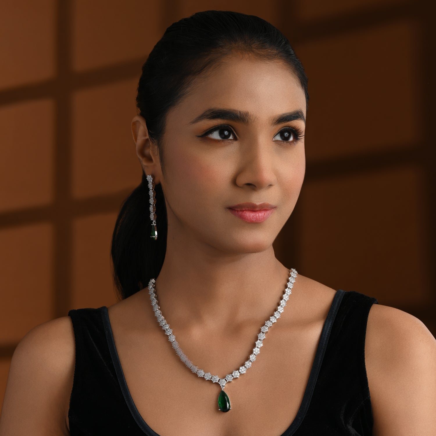 Dhanvi - Silver Green Necklace Set