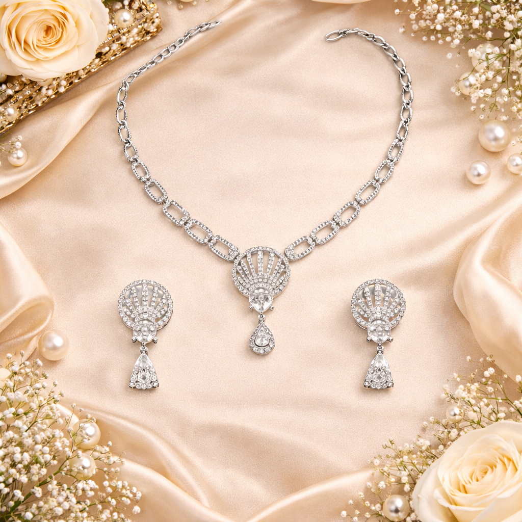 Eila - Silver Shine Necklace Set