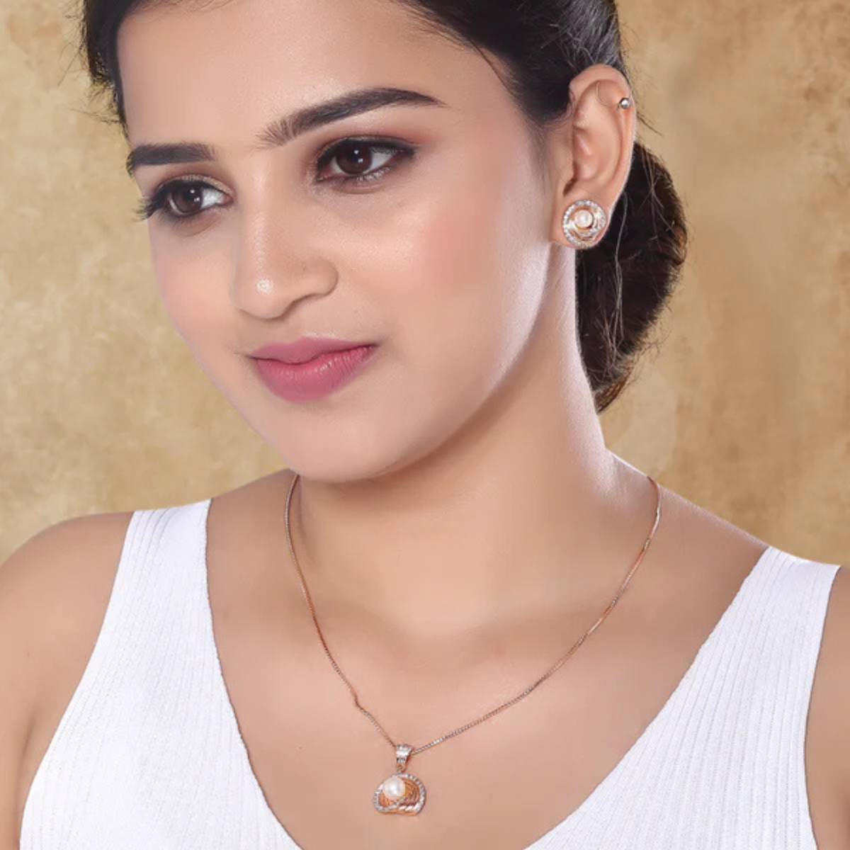 Seashell Pendant Set