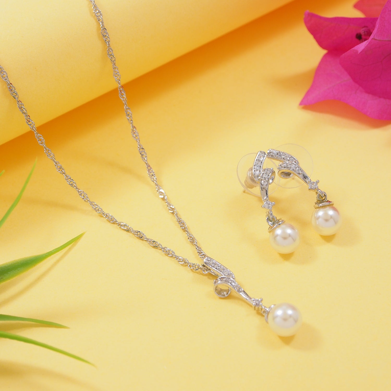 Naila Rose Gold Pendant Set