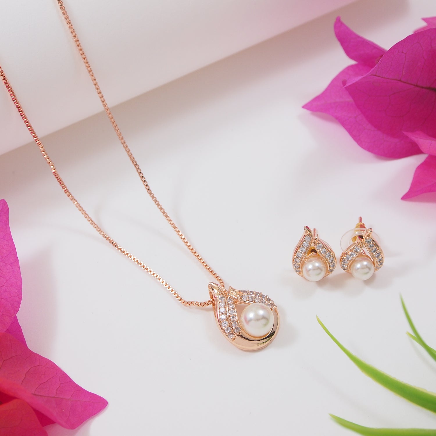 Gloria Rose Gold Pendant Set
