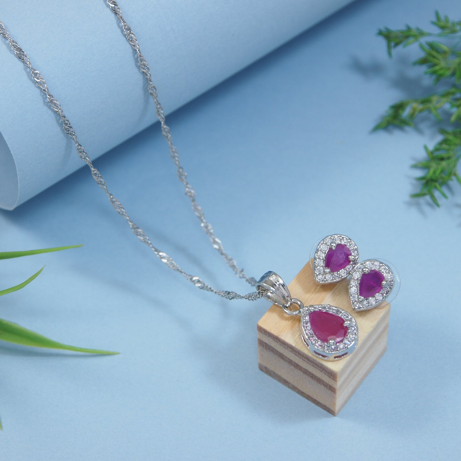 Alma Pink Pendant Set