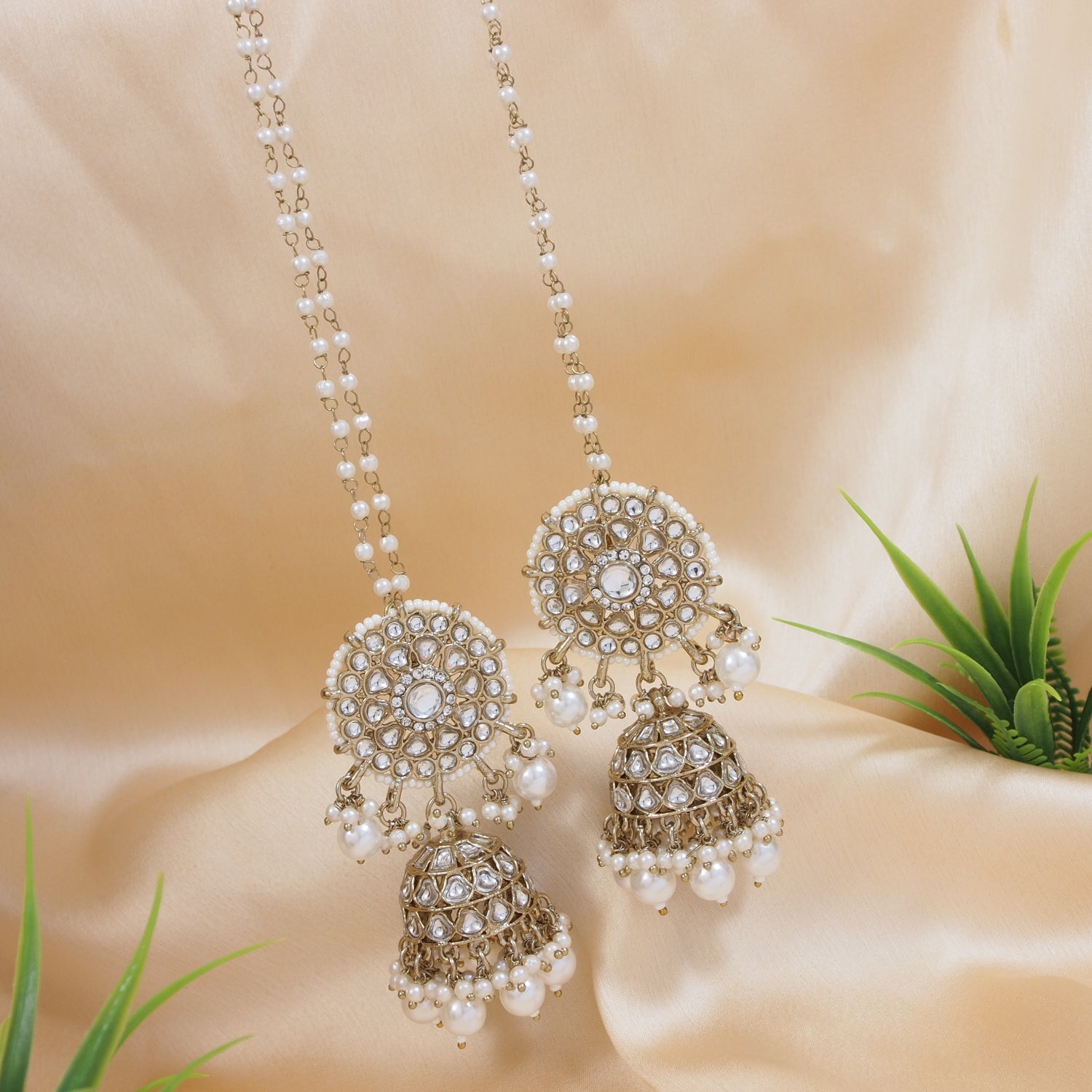Rahi White Earrings