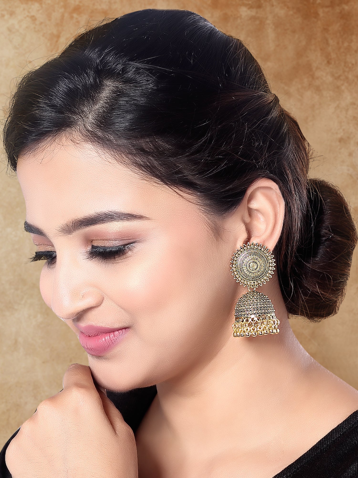 Eshna Earrings