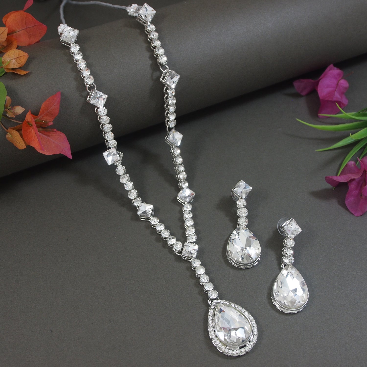 Rivisha Necklace Set