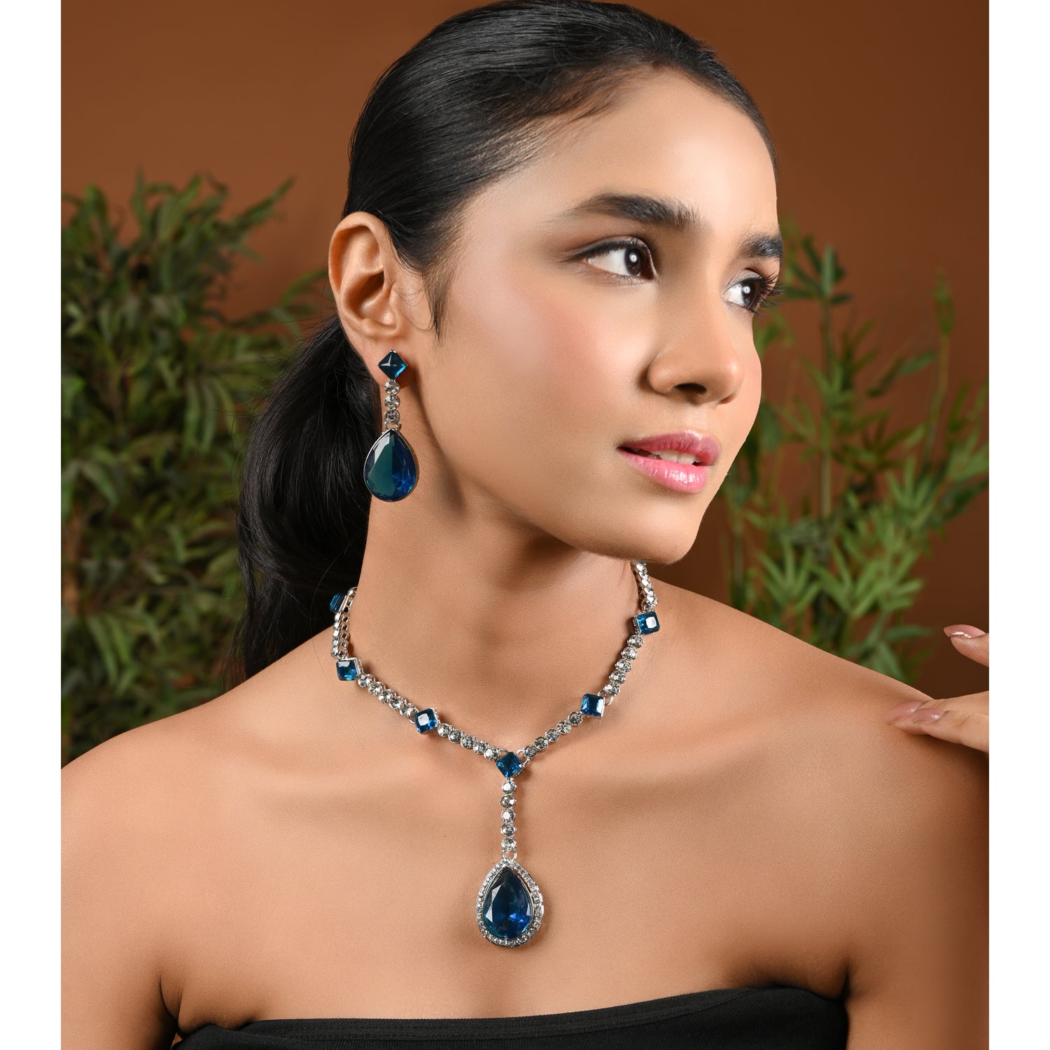 Rivisha Silver Montana Necklace Set