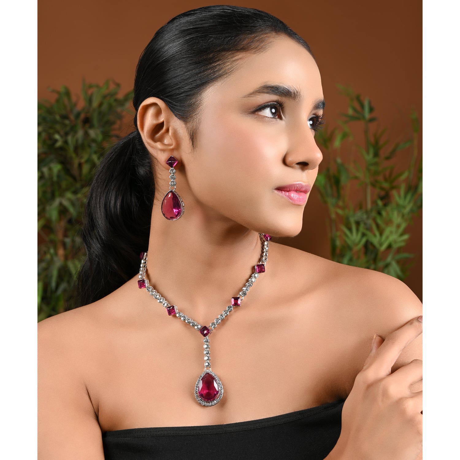 Rivisha Silver Wine Necklace Set