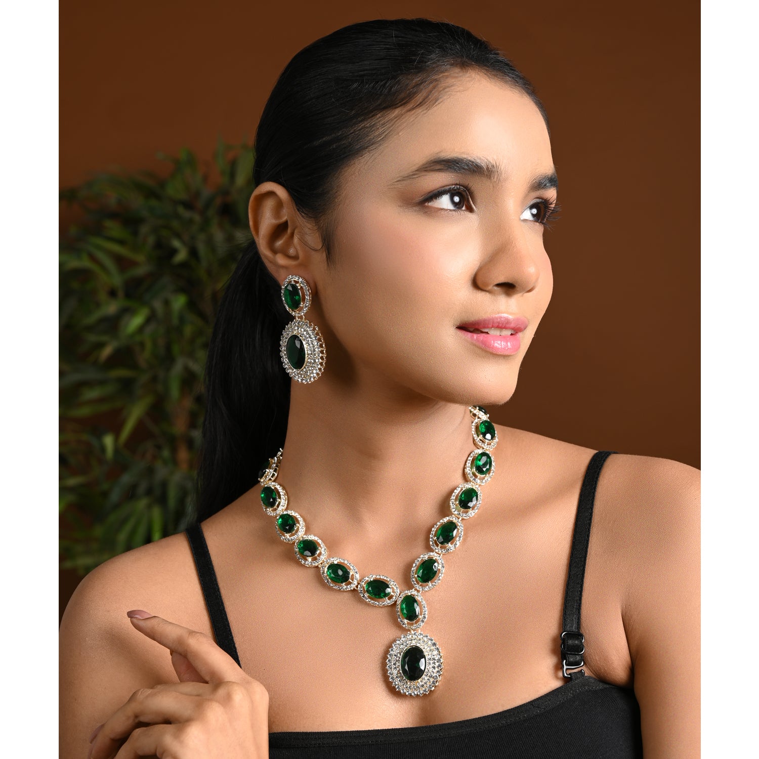 Oshina Green Necklace Set