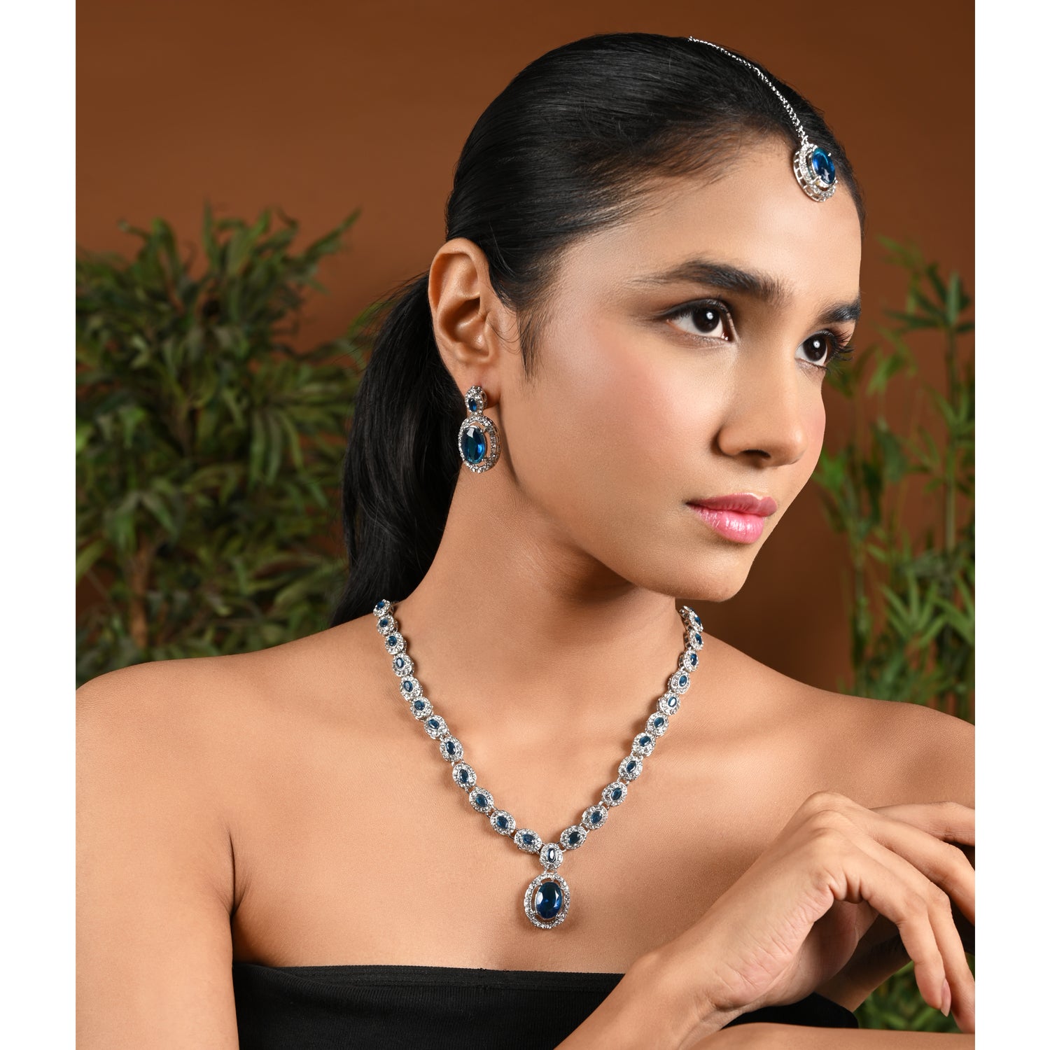 Zeyana Silver Montana Necklace Set