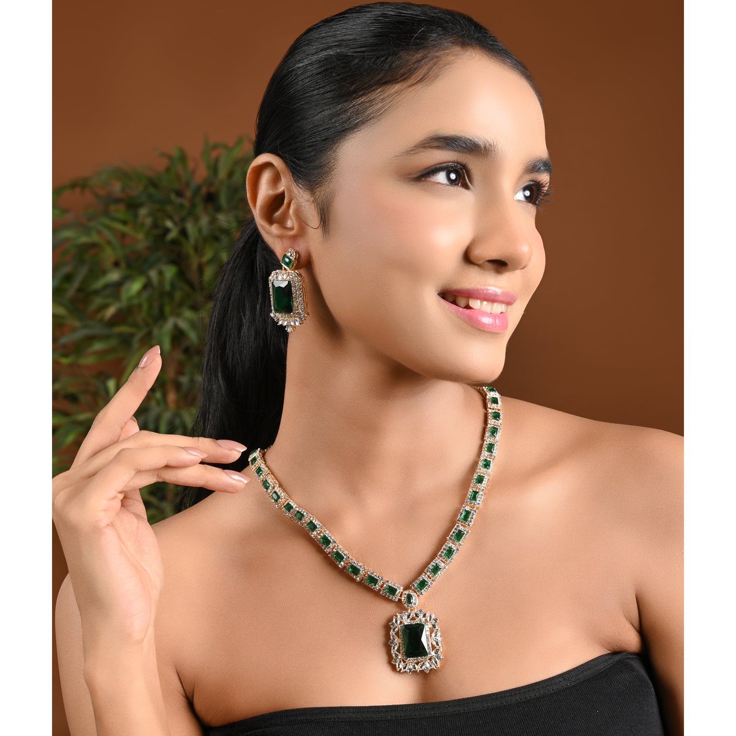 Vrinaya Green Necklace Set