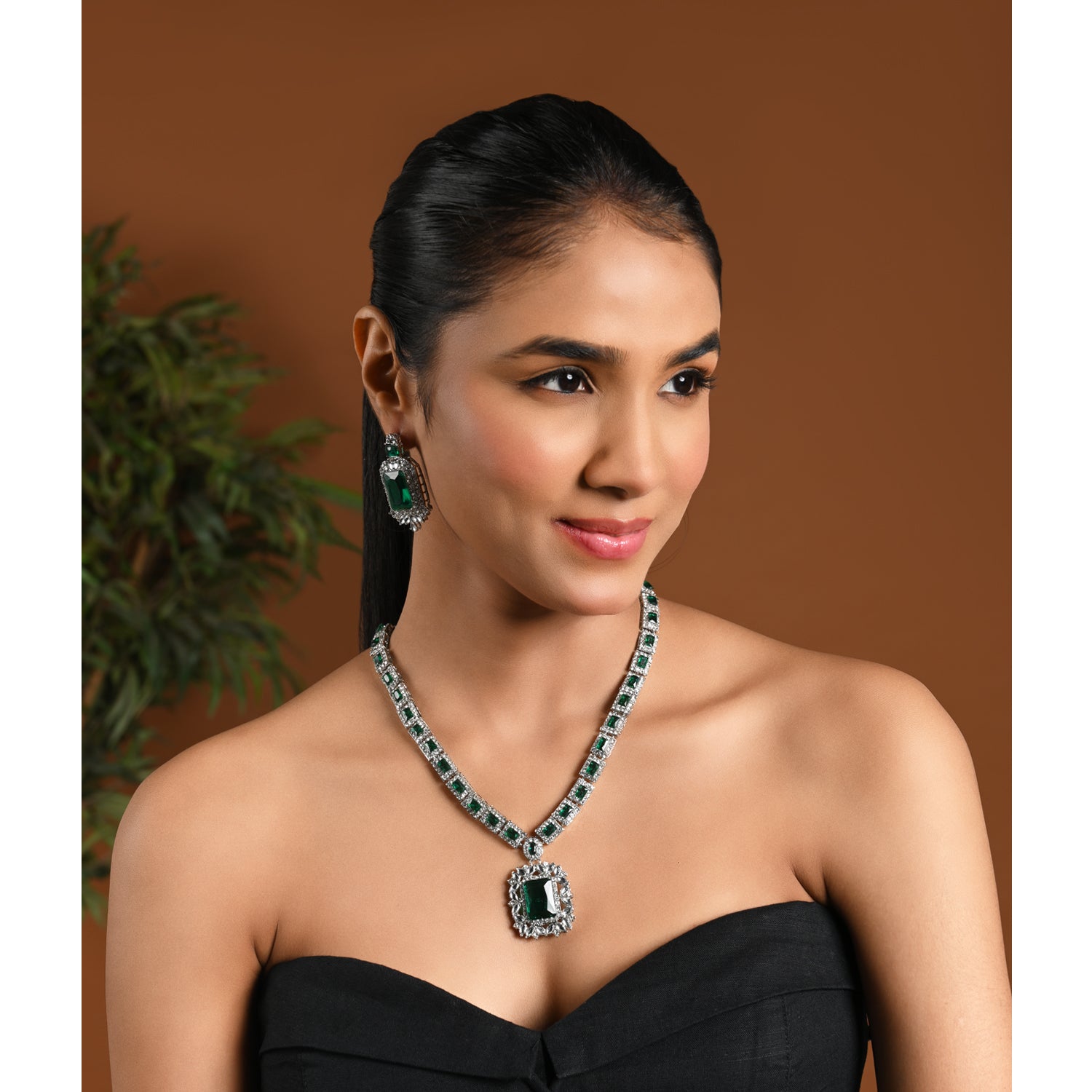Vrinaya Silver Green Necklace Set