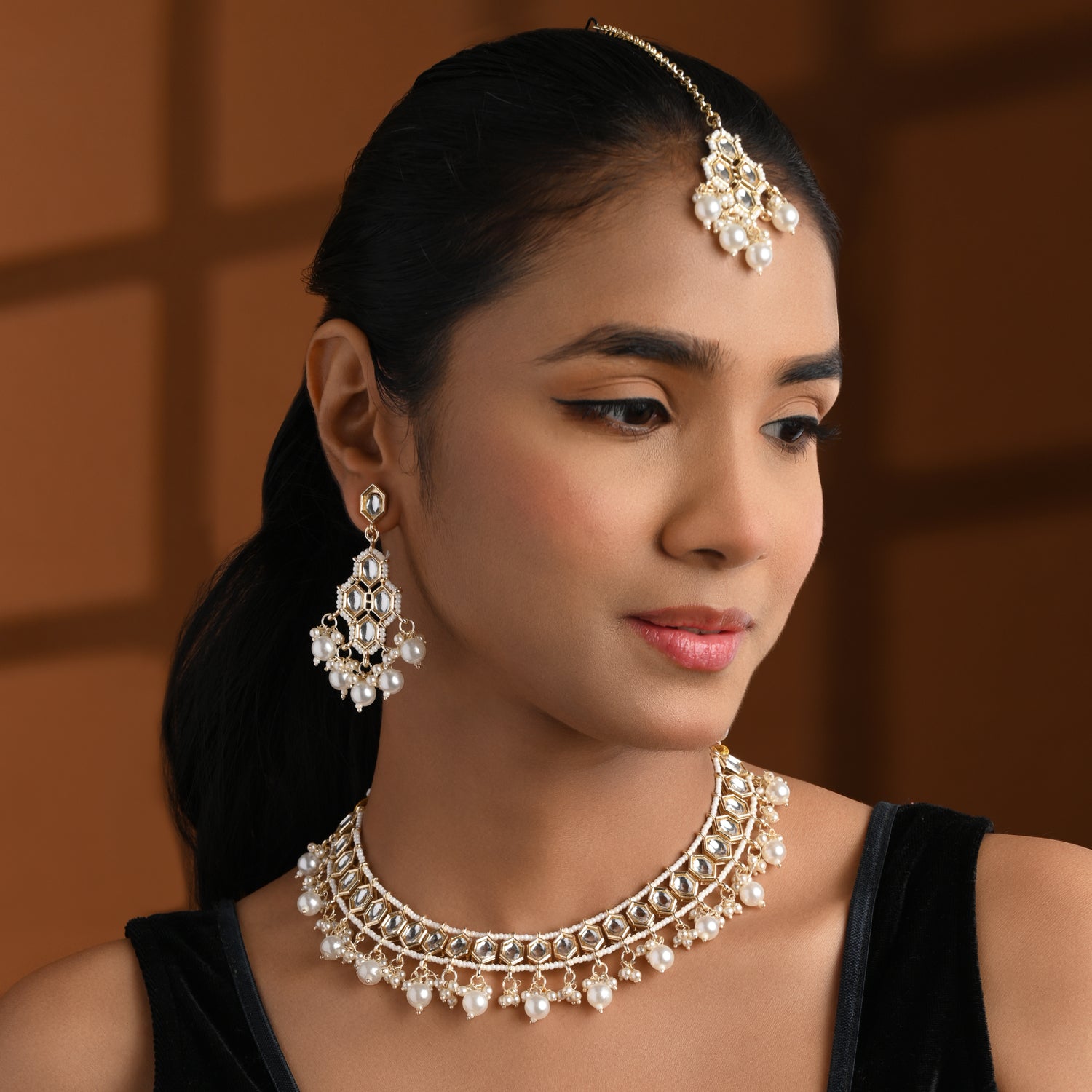 Shreya White Choker Set