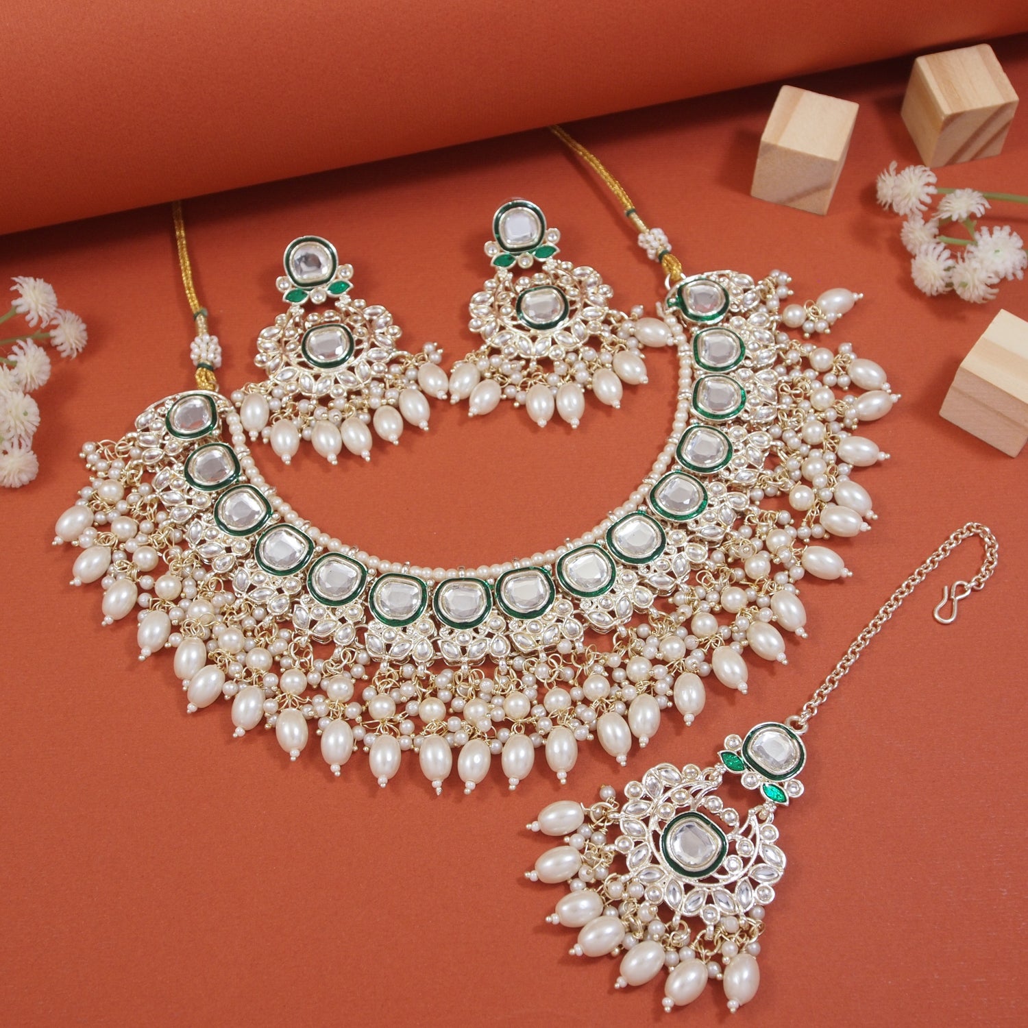 Abhilasha White Jewellery Set - Main Image