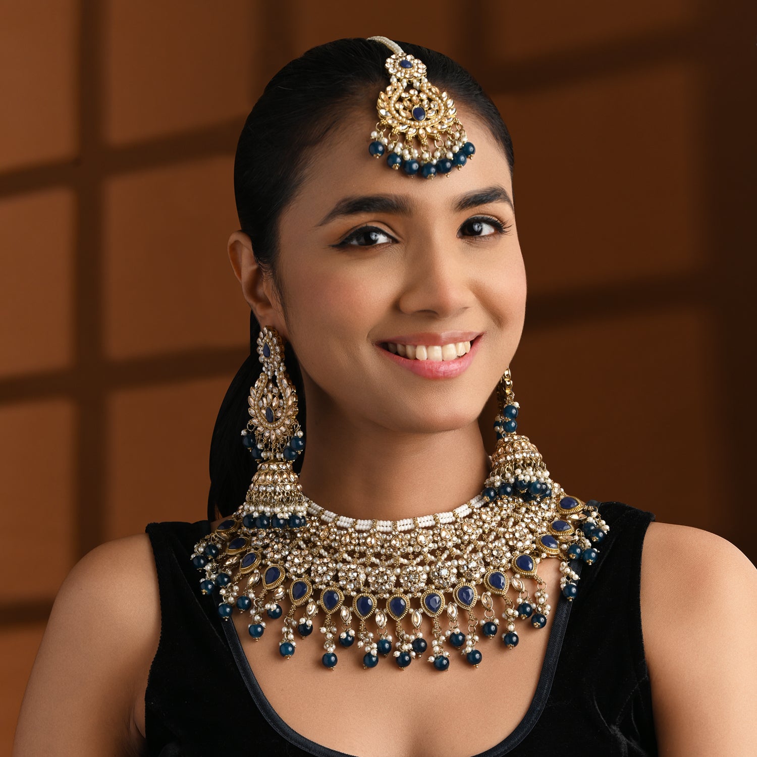 Vinisha Choker Set