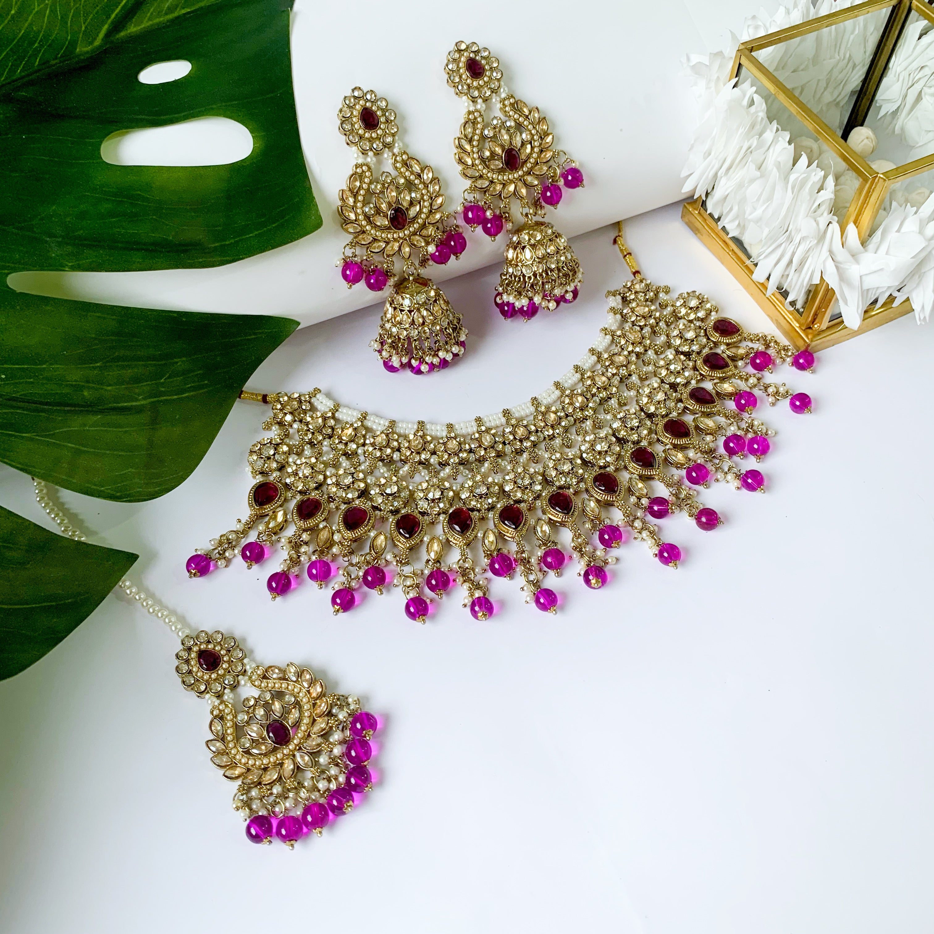 Vinisha Wine Choker Set