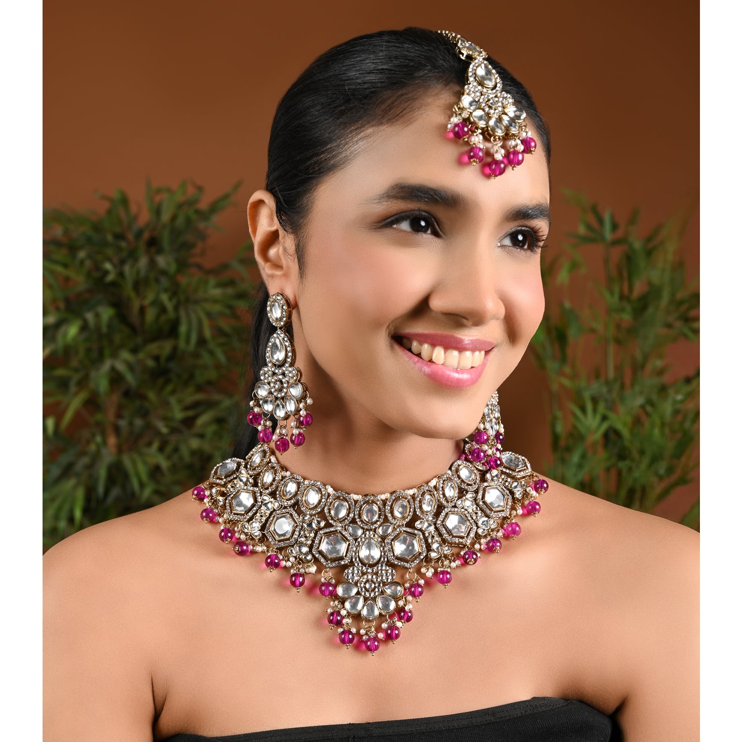 Taashi Wine Necklace Set