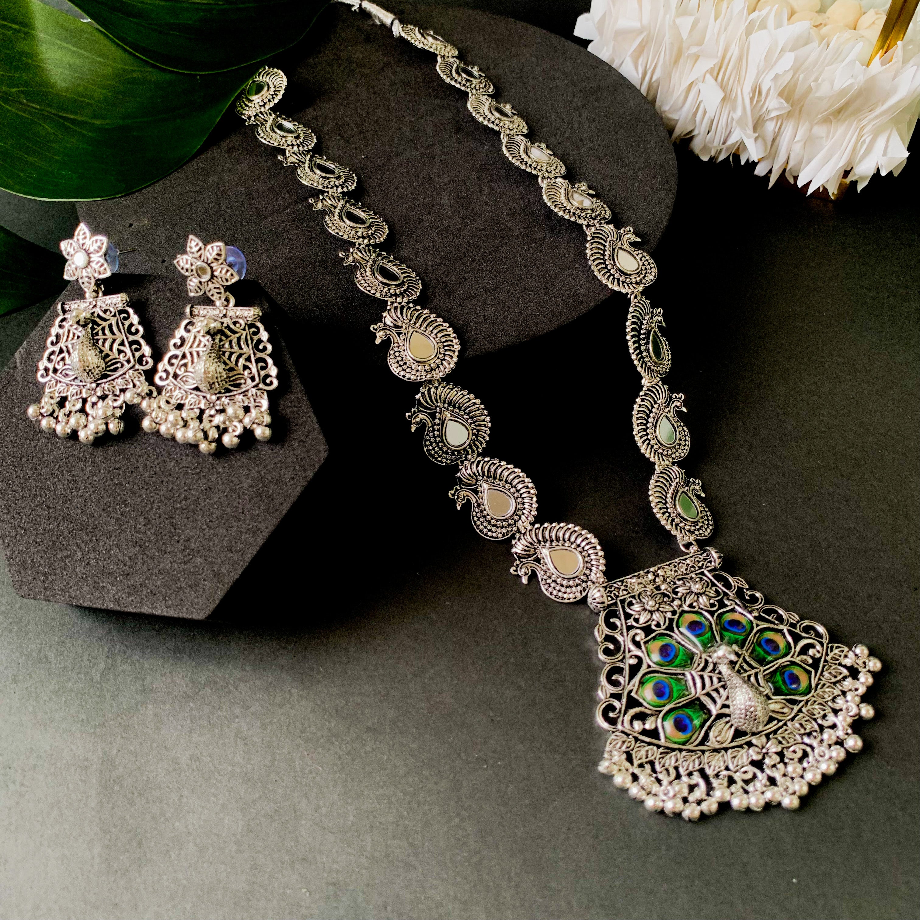 Eshika Necklace Set