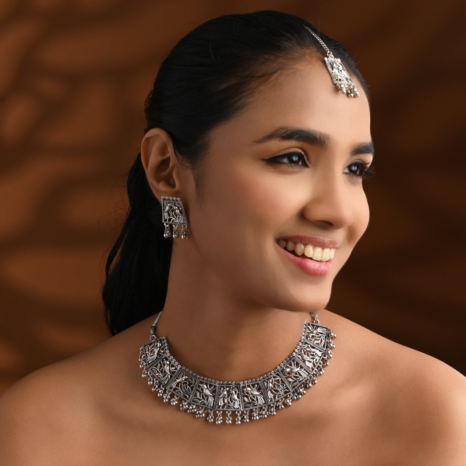 Hansika Oxidised Choker Set