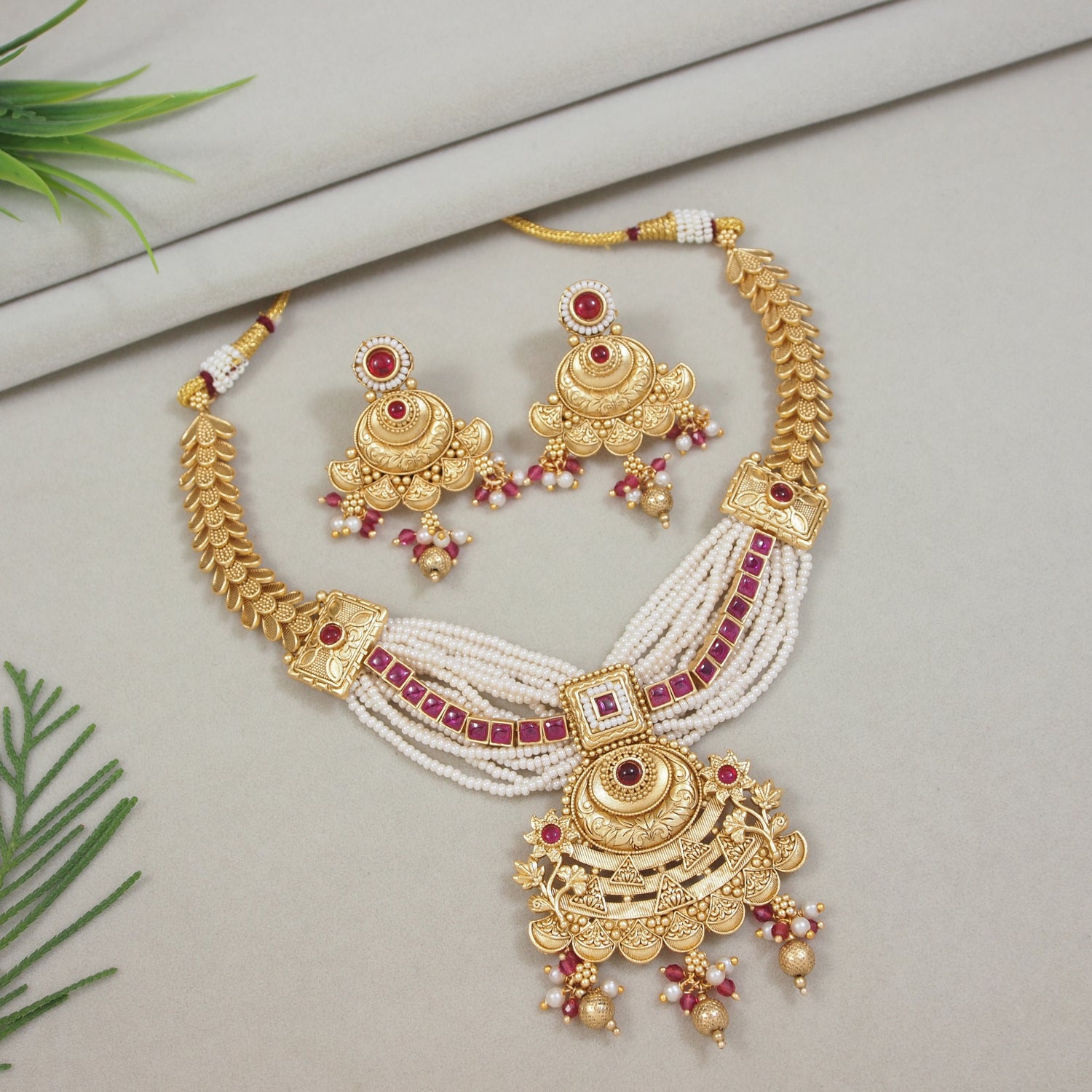Roshita Necklace Set