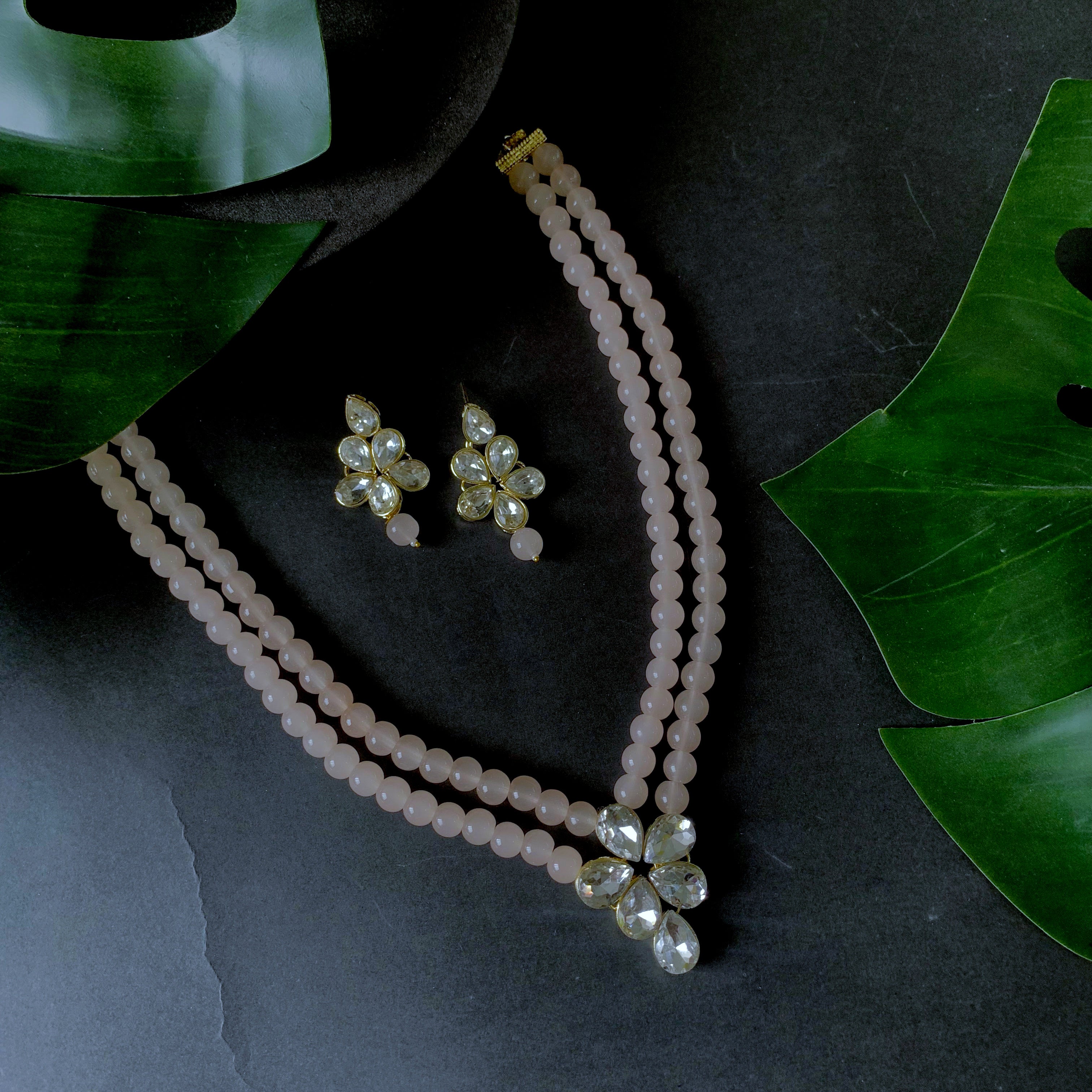 Agnetha Peach necklace set