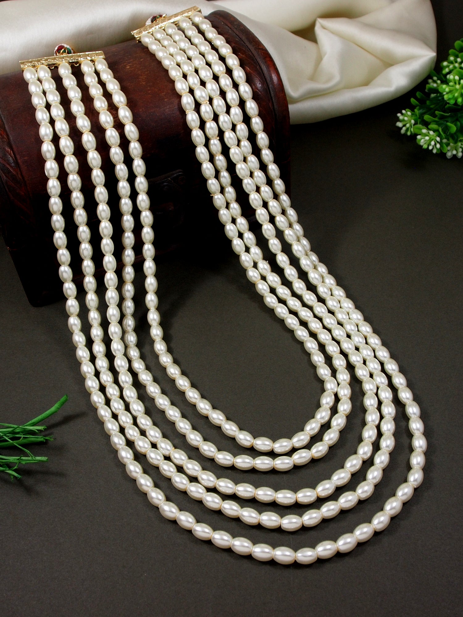 Riaan White Necklace