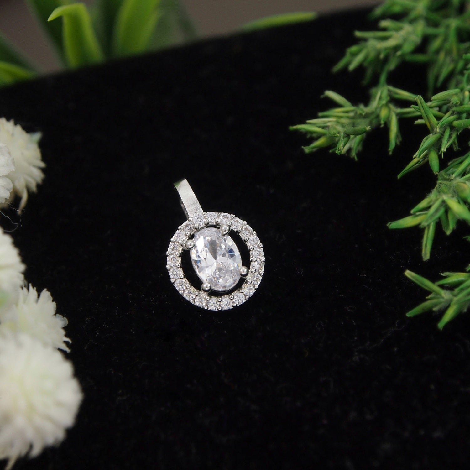 Yuti - Elegant Round American Diamond Nose Pin