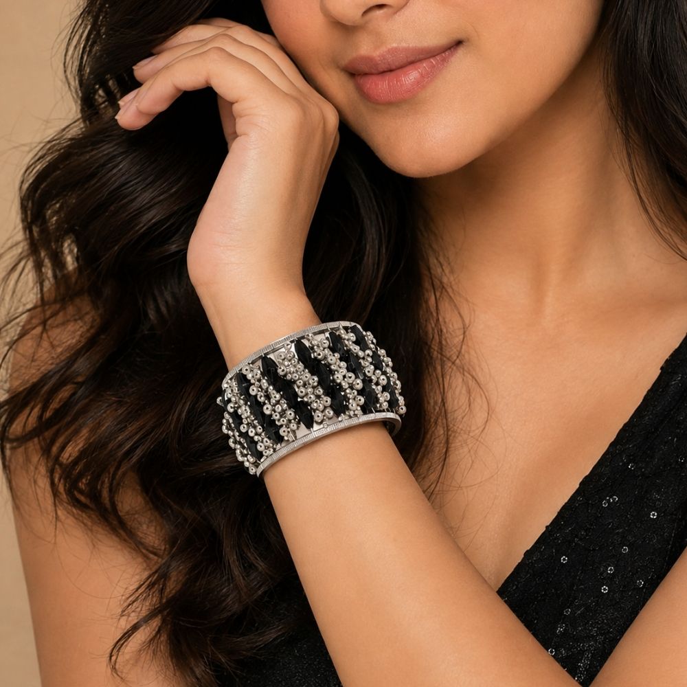 Sadya- Black Beaded Oxidised Silver Ghungroo Cuff