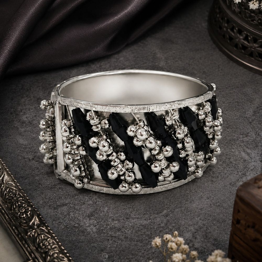 Sadya- Black Beaded Oxidised Silver Ghungroo Cuff