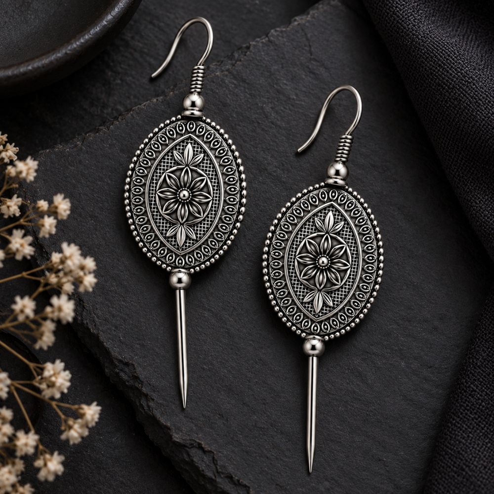 Mitnashi- Oxidised Silver Floral Bugadi Ear Cuff