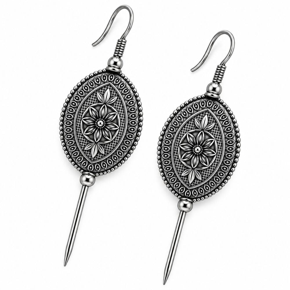 Mitnashi- Oxidised Silver Floral Bugadi Ear Cuff