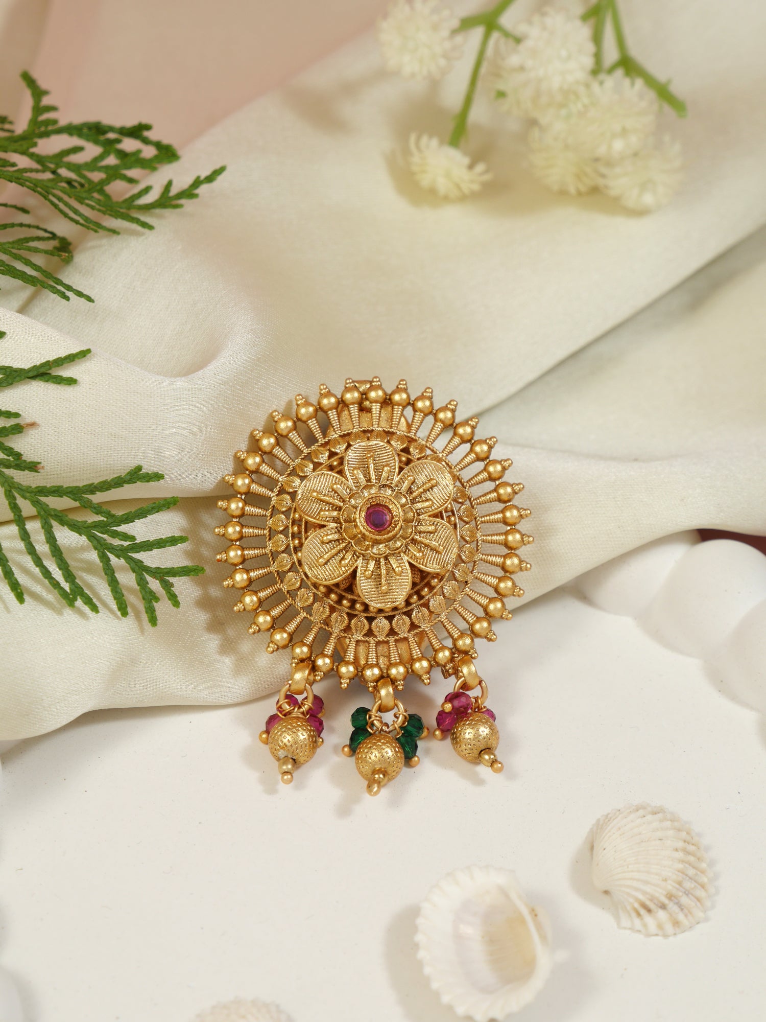 Nihali Saree Pin