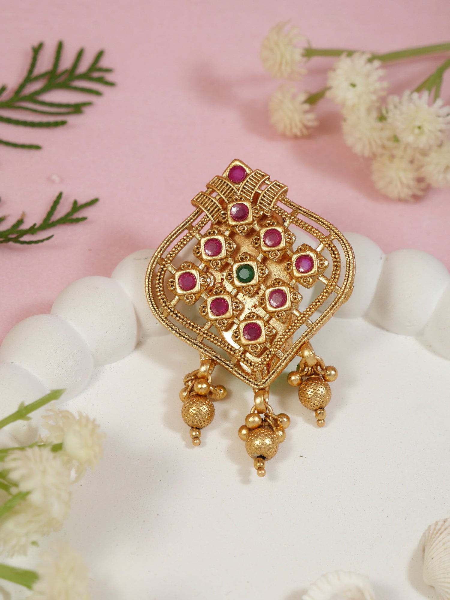 Samiha Saree Pin
