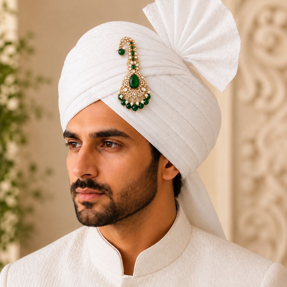 Vyomesh- Green Teardrop Kundan Kalangi