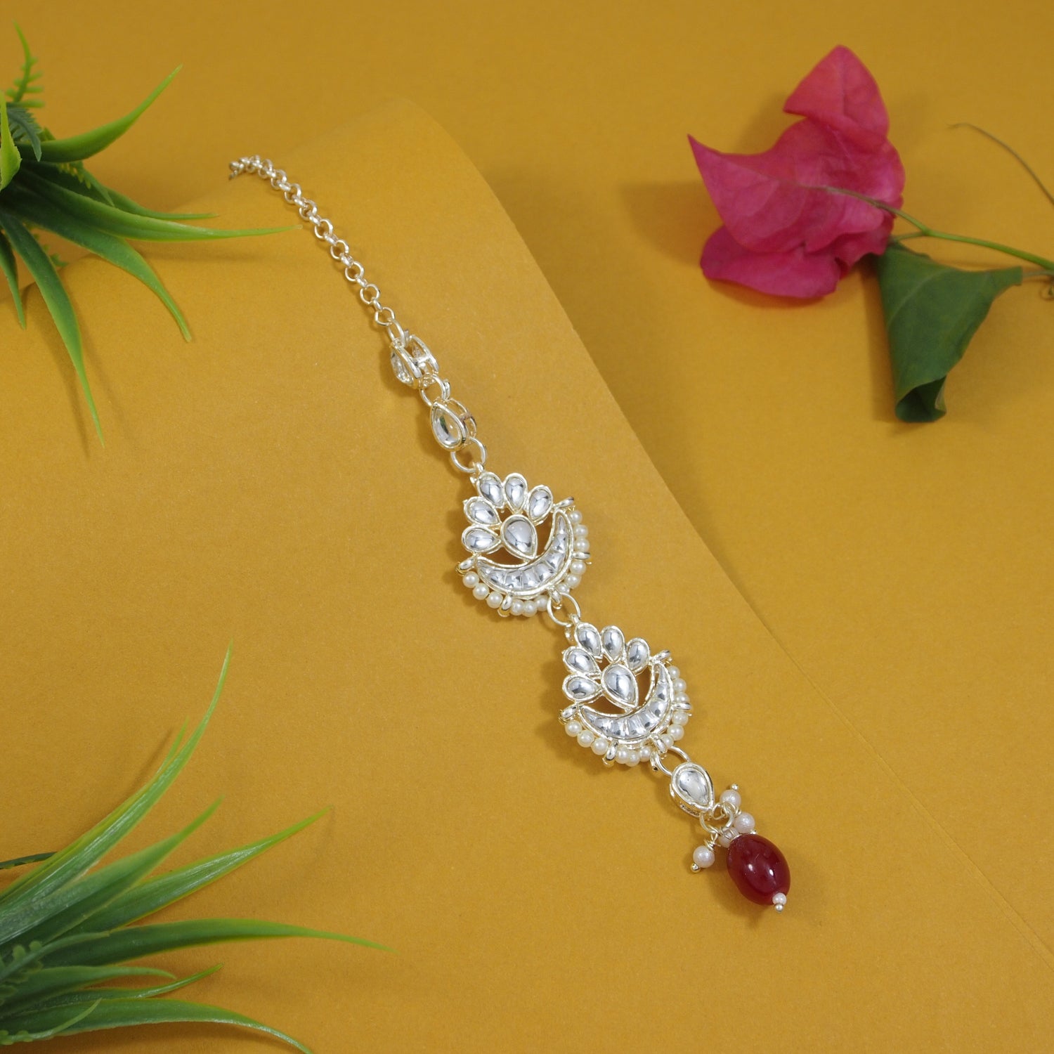 Seerat White Maangtikka