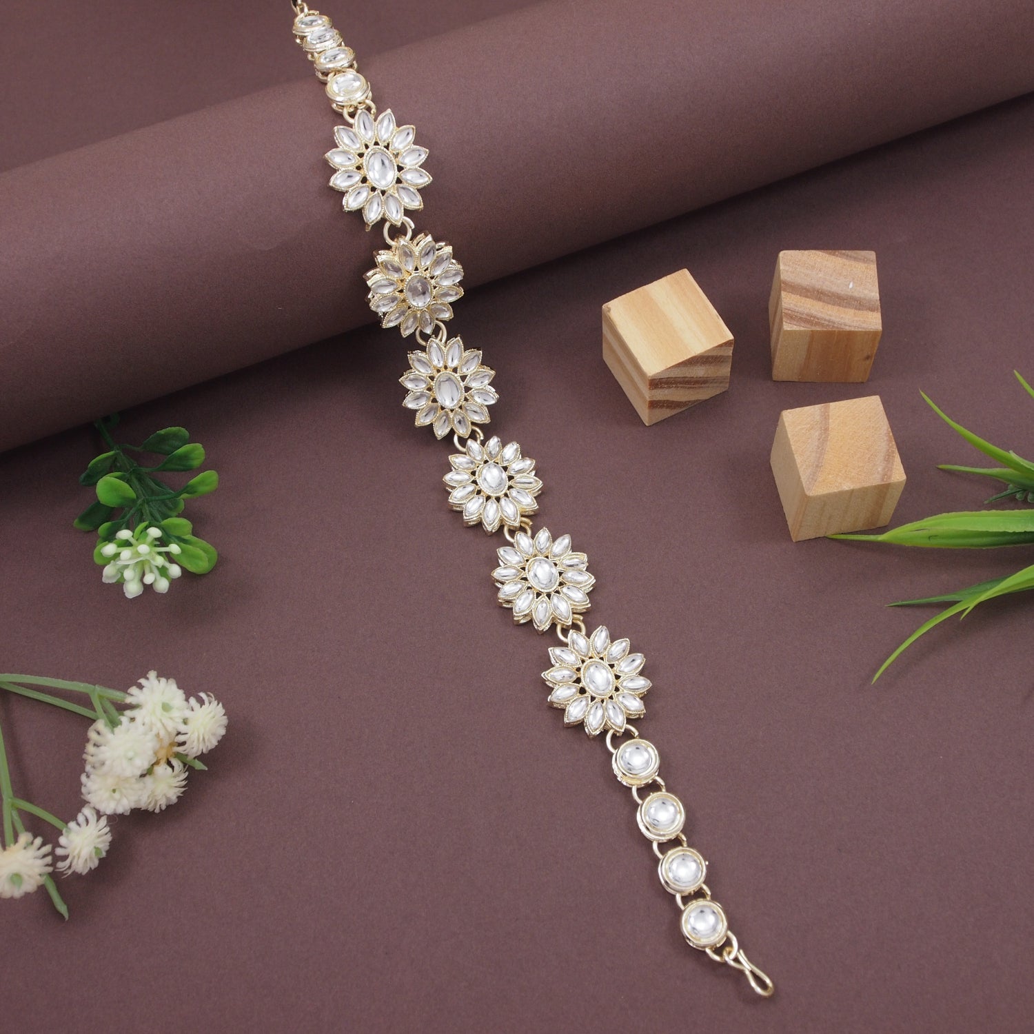 Aneira - Traditional Kundan Maang Tikka