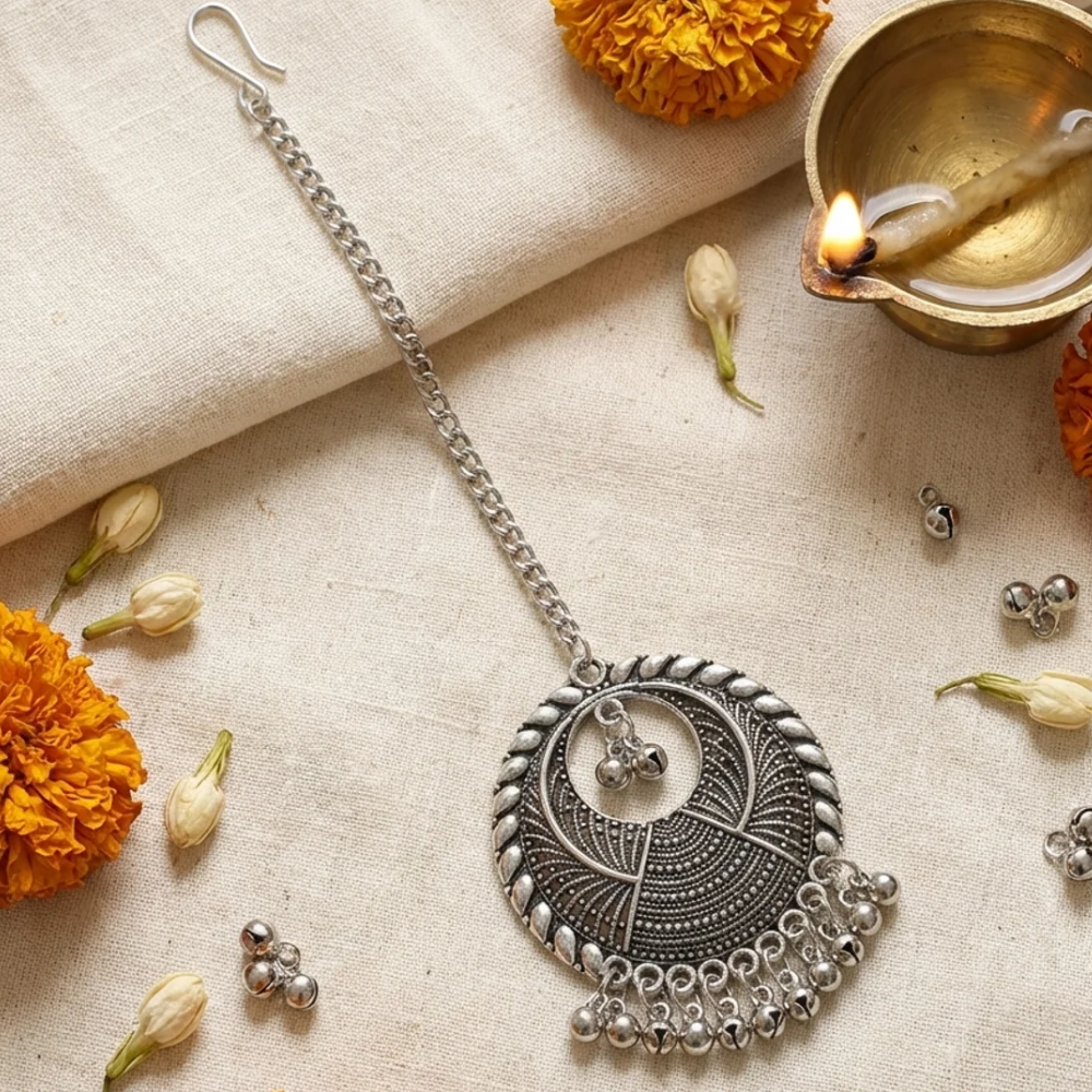 Mahira- Oxidized Crescent Maang Tikka