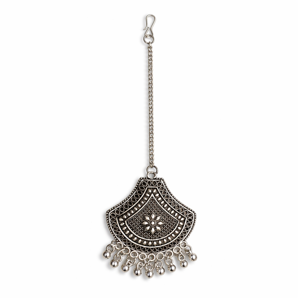 Amyra- Antique oxidised Fan-Shaped Maangtikka