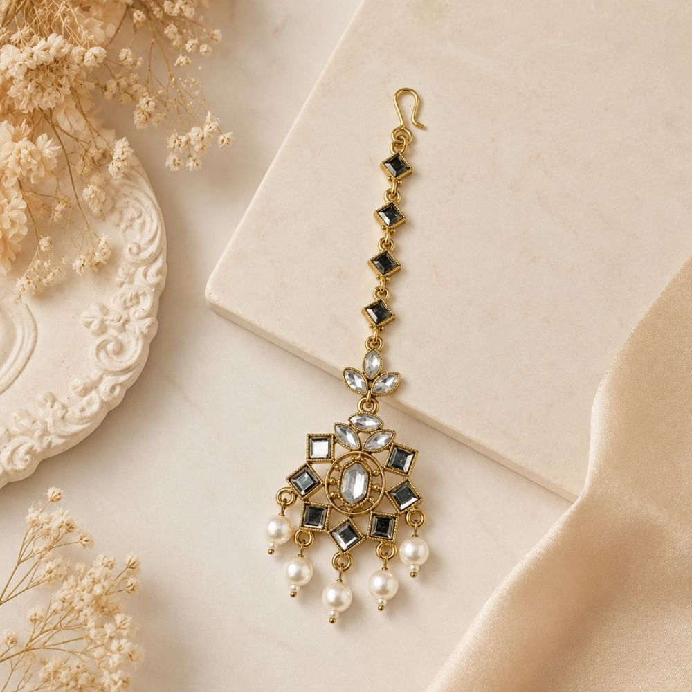 Tvesa- Elegant Pearl Drop Kundan Maang Tikka