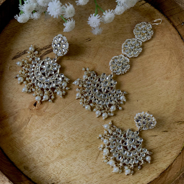 Shyama White MaangTikka Earrings Set