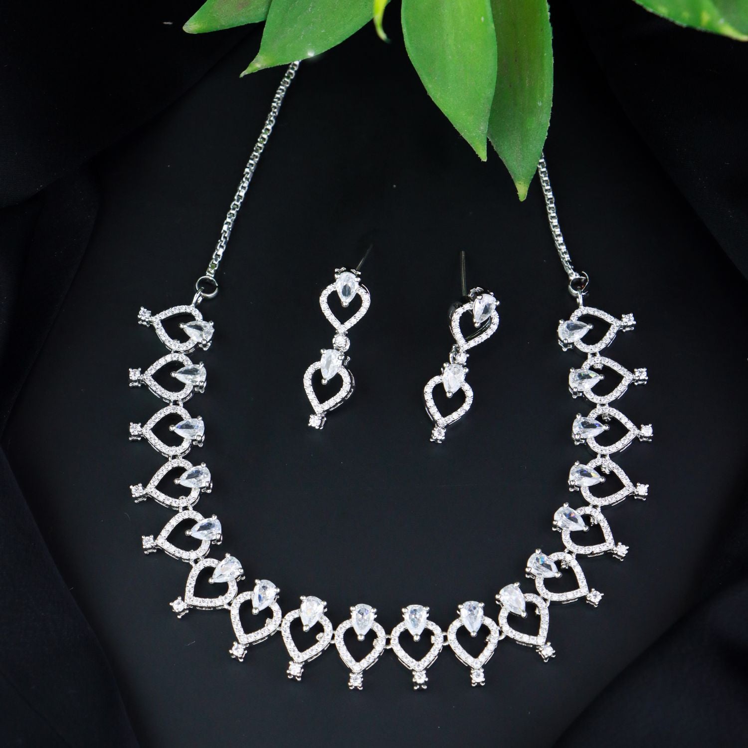 Laura Necklace Set