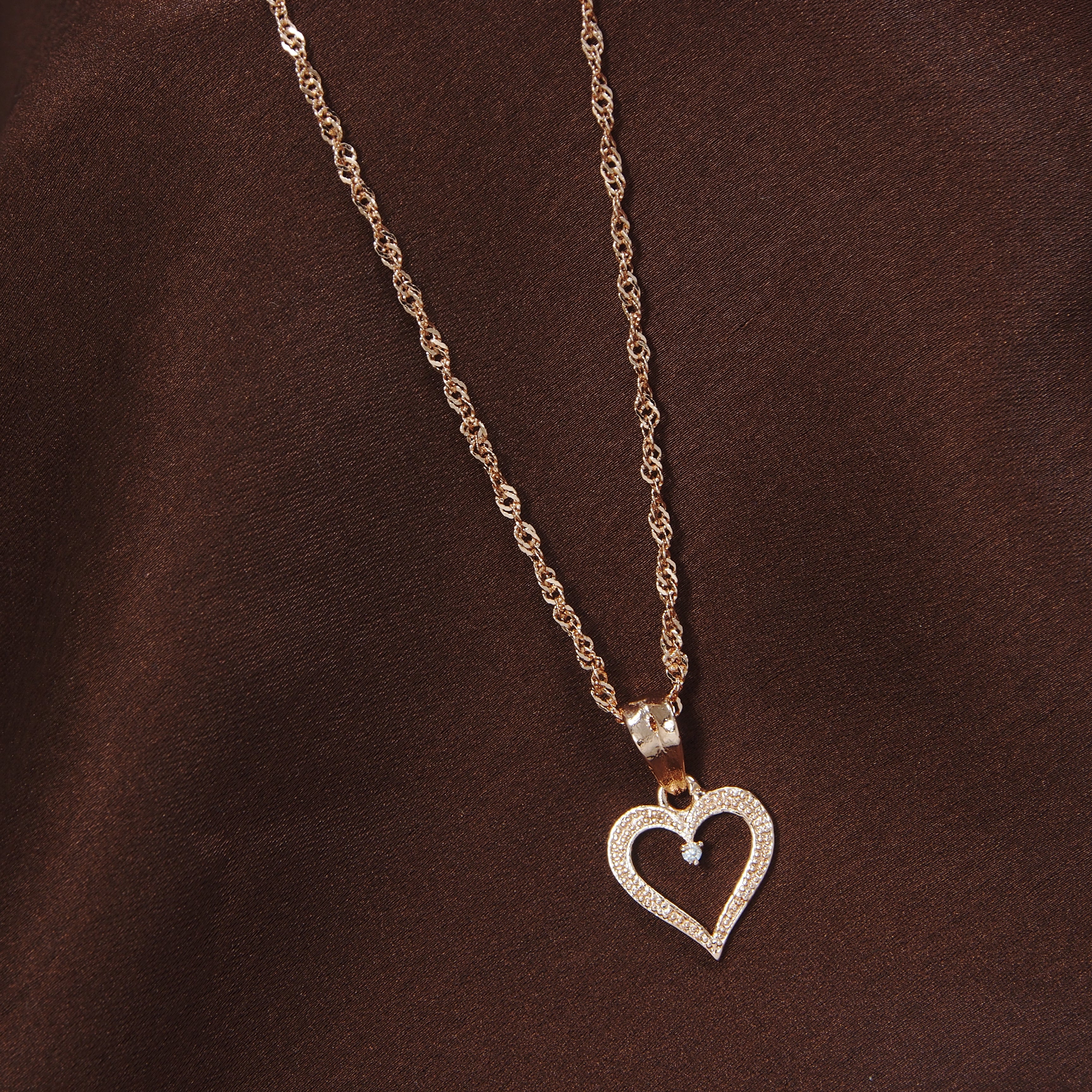 rose gold chain pendant , american daimond