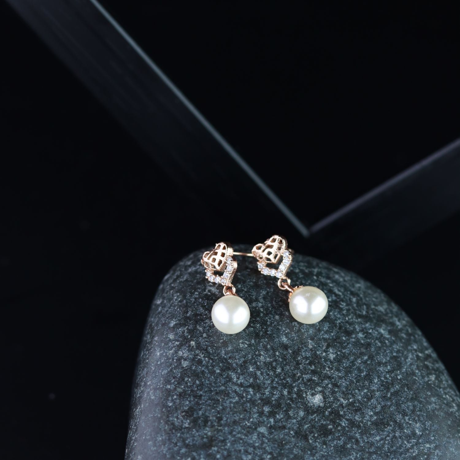 Yuvi Stud Earrings