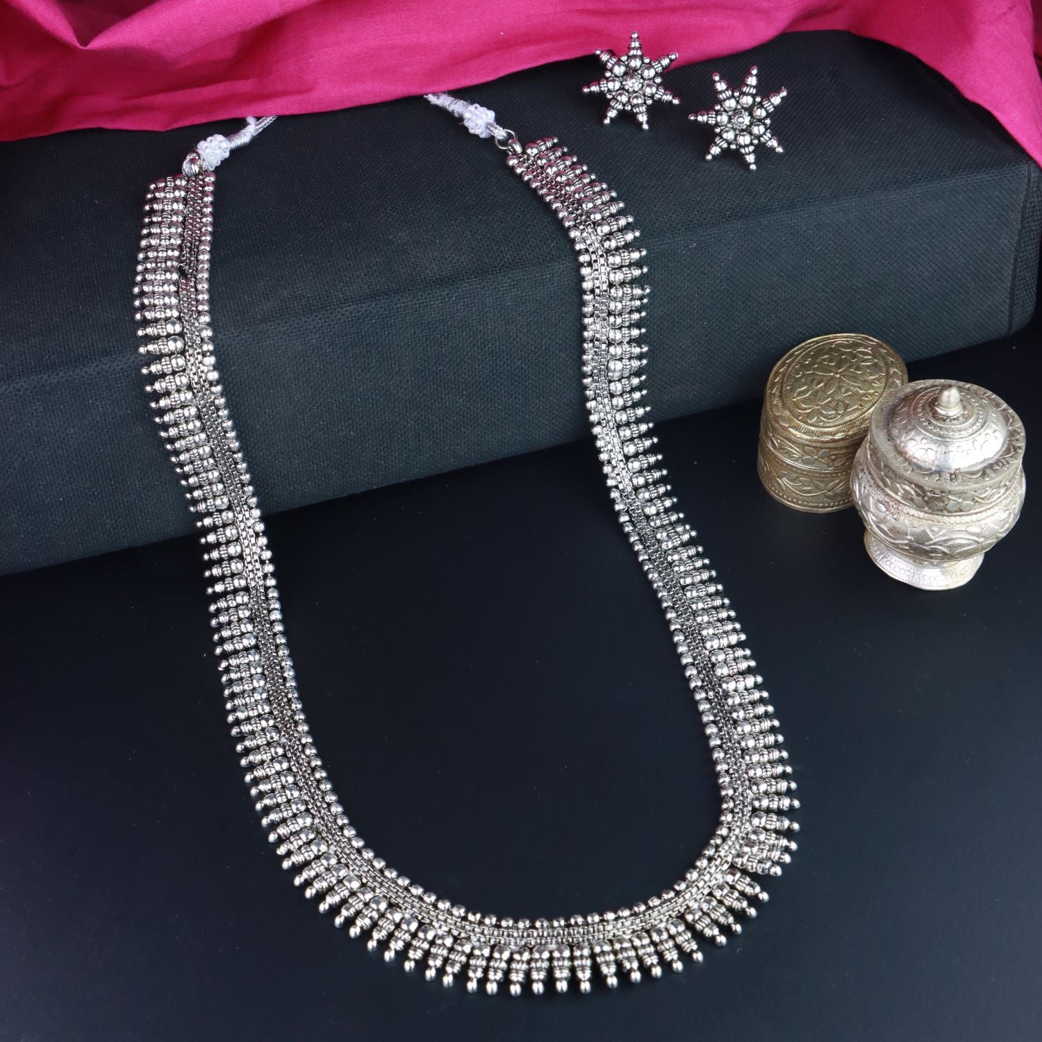 Kartiki Necklace Set