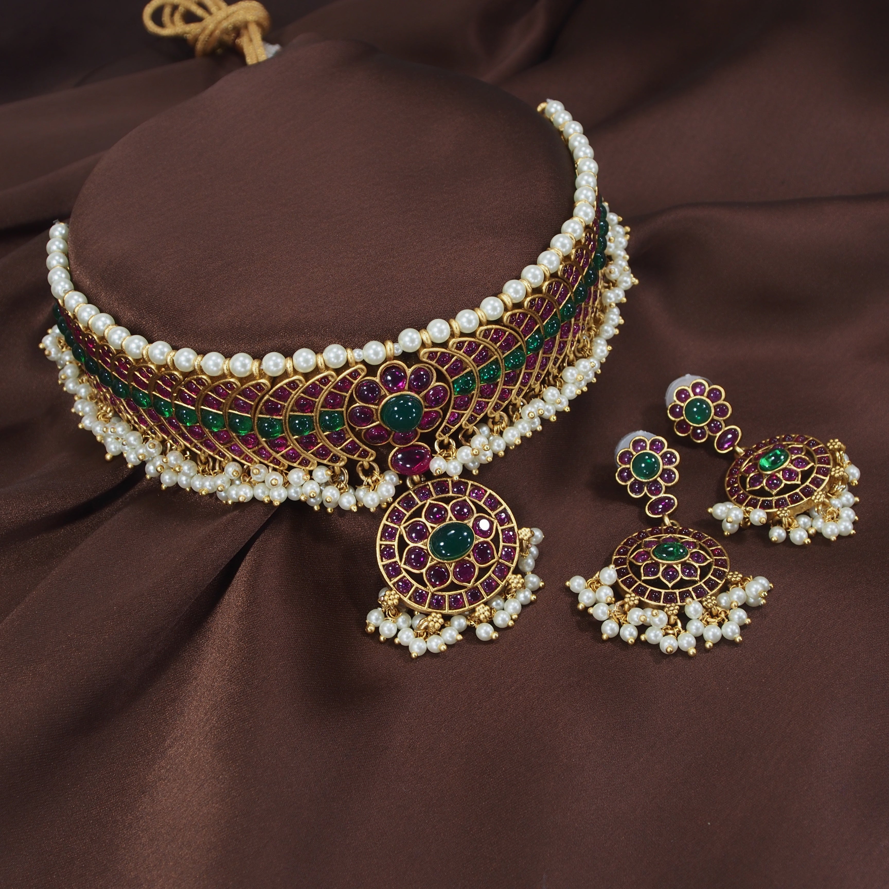 Aashvi Maroon Choker Set