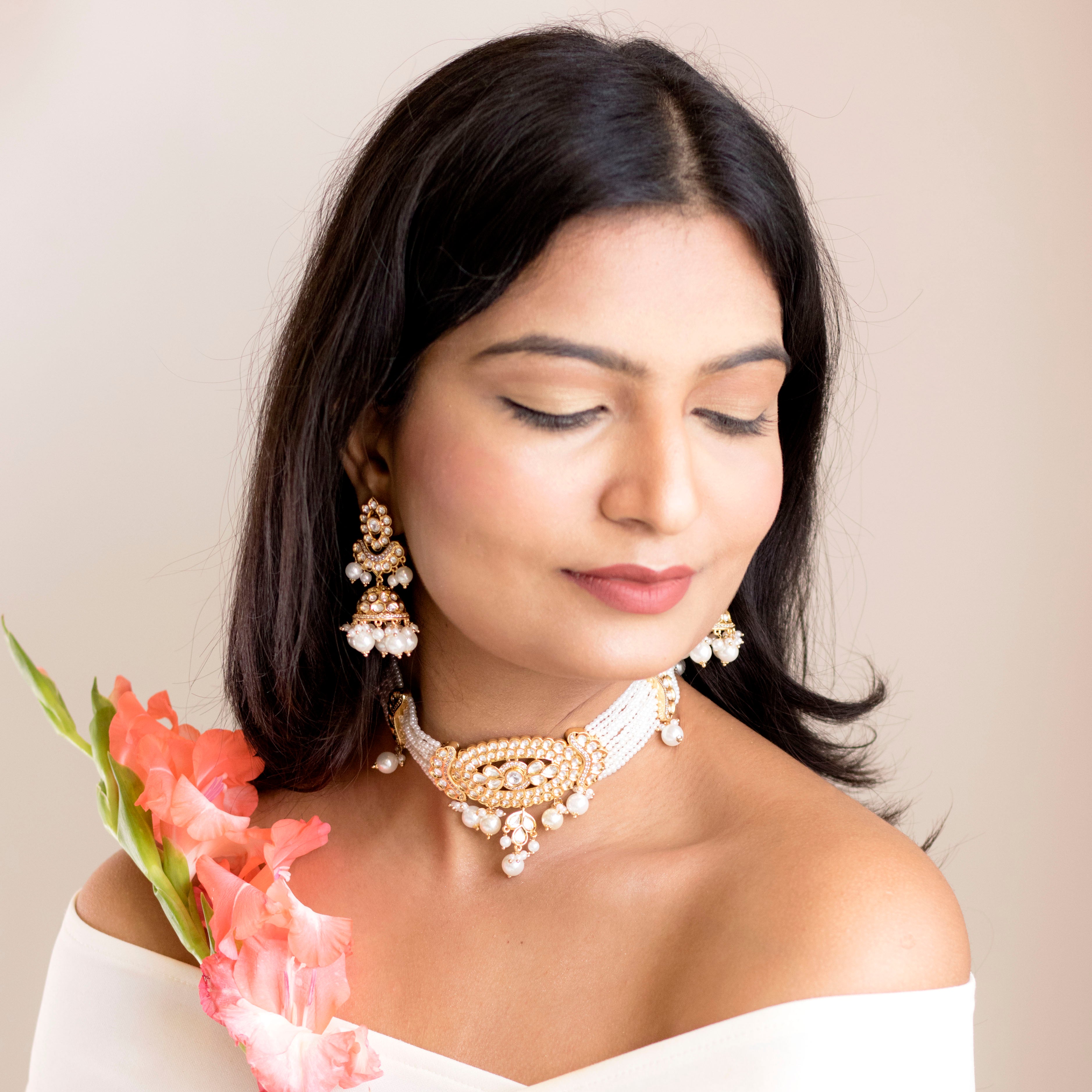 Samaira White Choker Set