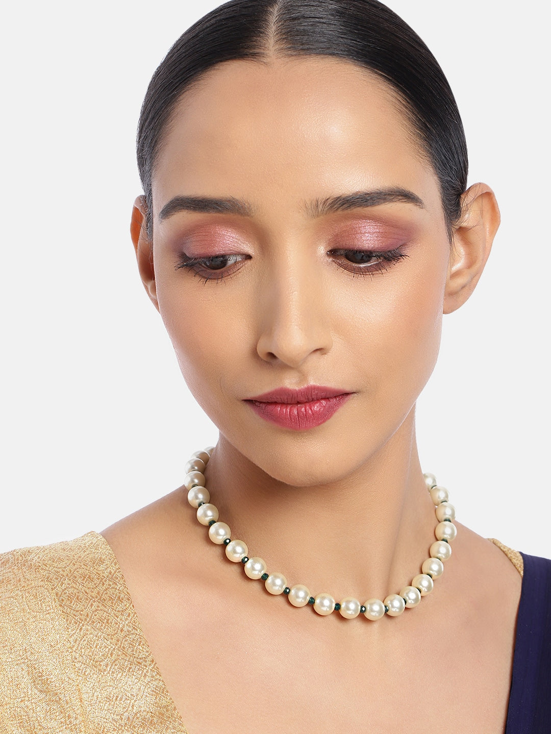 Chavvi Pearl Necklace Set