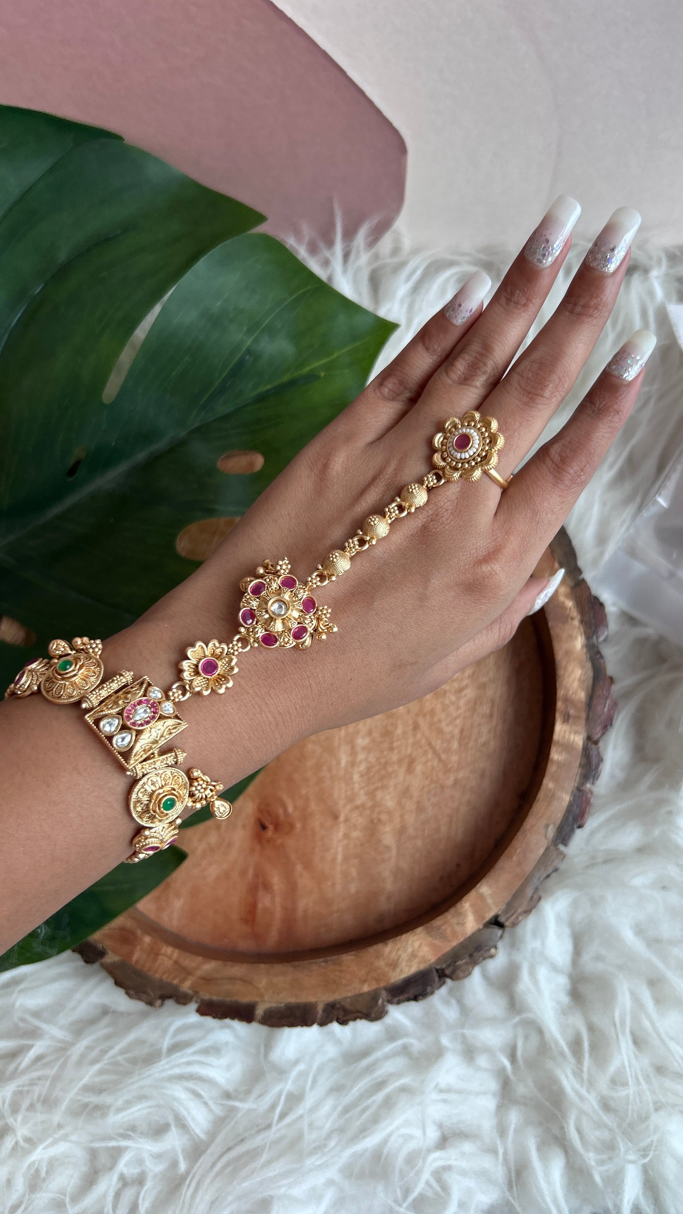 Prakshita - HaathPanja