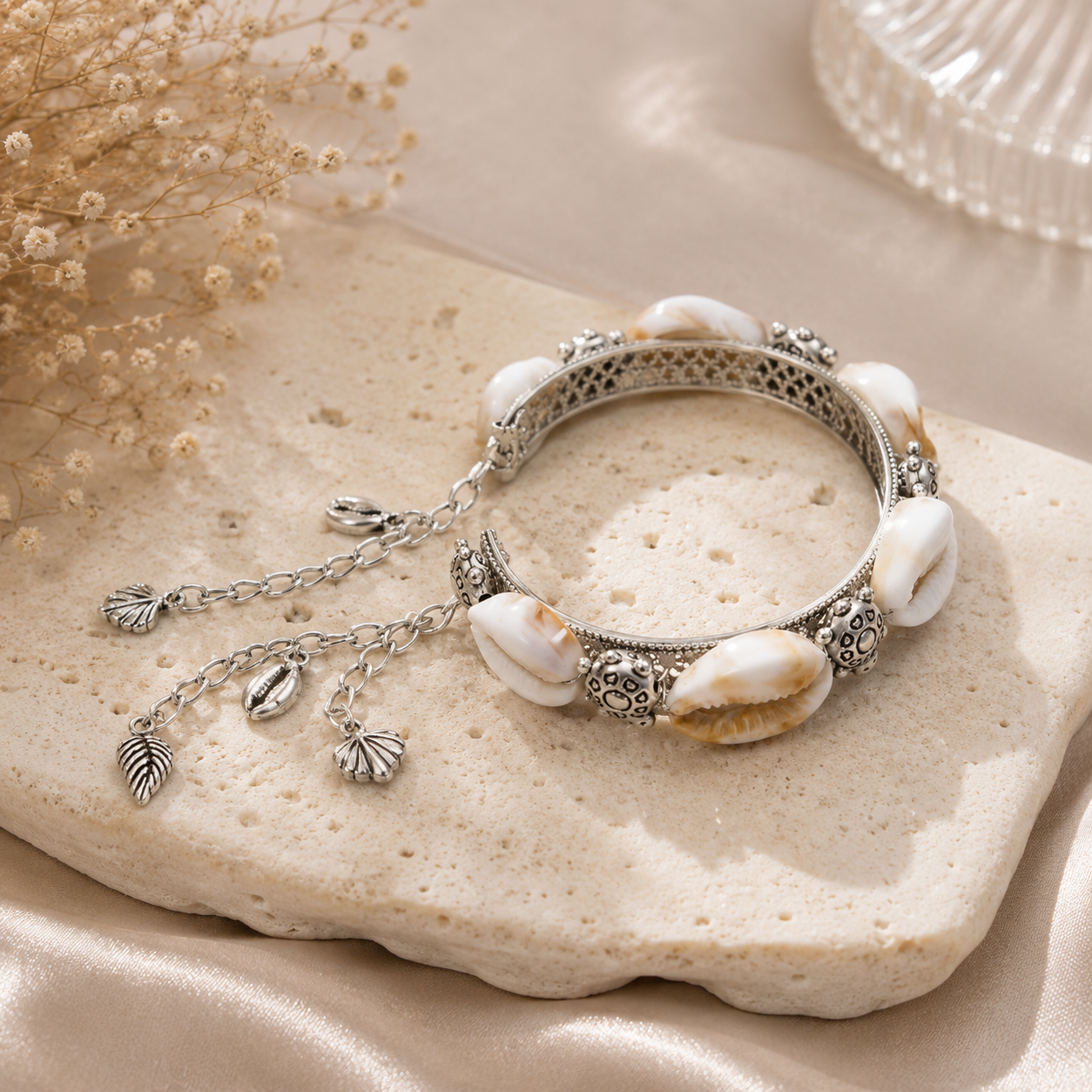 Rujvi Oxidised Cuff Kada